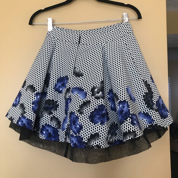 Mini Skirt - Picture 3 of 4